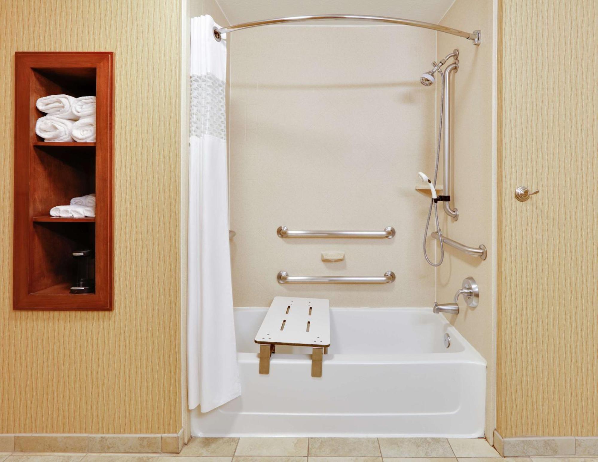 Hampton Inn & Suites Fort Worth/Форест-Хилл Экстерьер фото