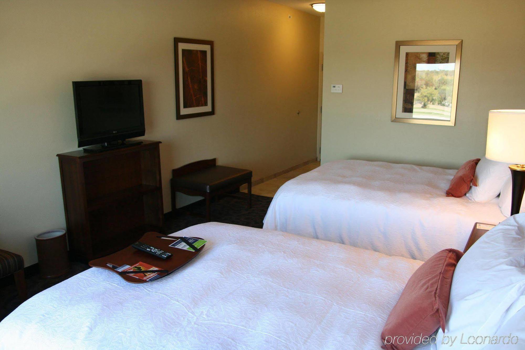 Hampton Inn & Suites Fort Worth/Форест-Хилл Номер фото