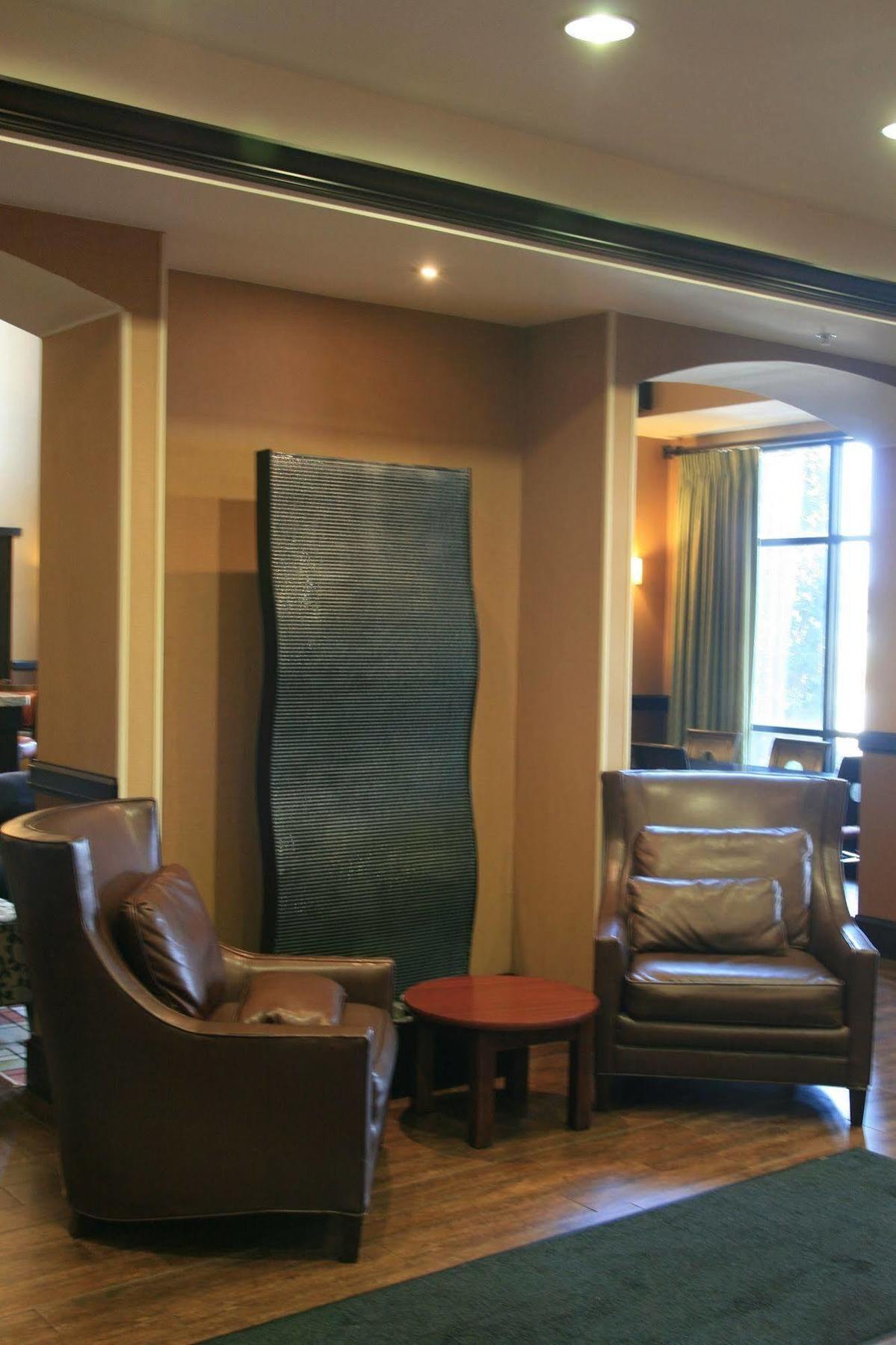 Hampton Inn & Suites Fort Worth/Форест-Хилл Экстерьер фото