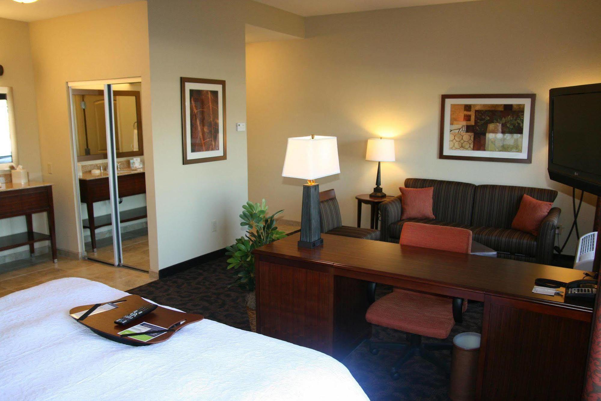 Hampton Inn & Suites Fort Worth/Форест-Хилл Номер фото