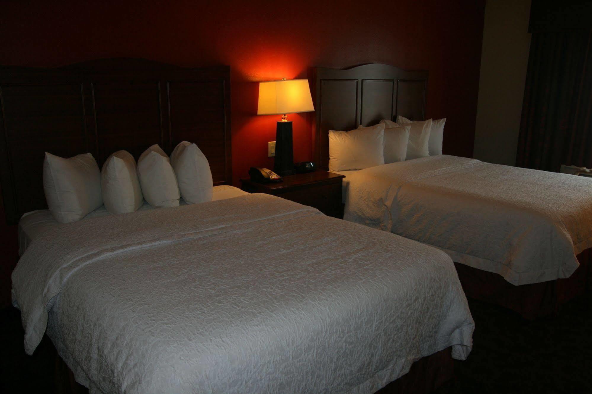 Hampton Inn & Suites Fort Worth/Форест-Хилл Экстерьер фото