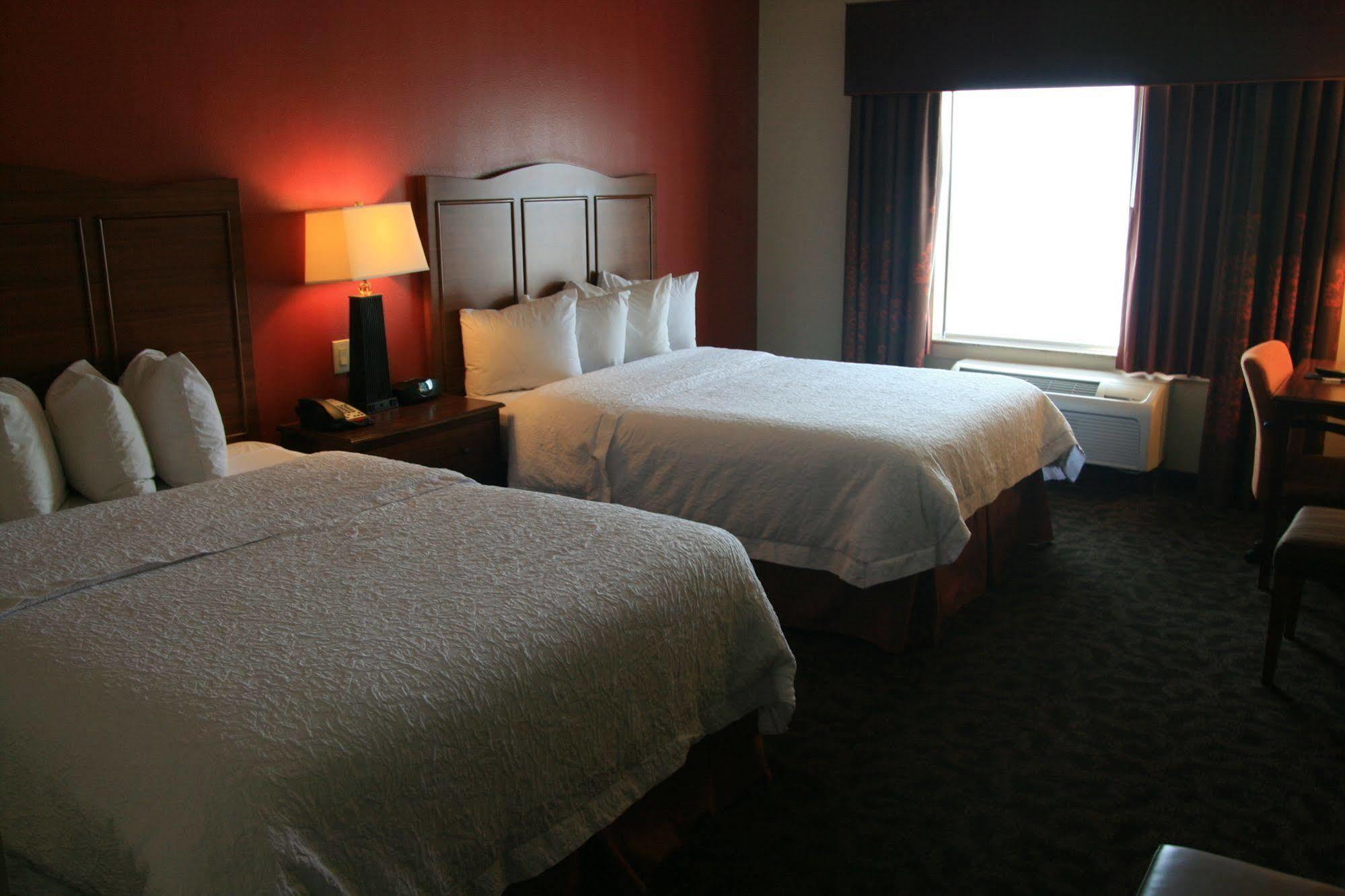 Hampton Inn & Suites Fort Worth/Форест-Хилл Экстерьер фото