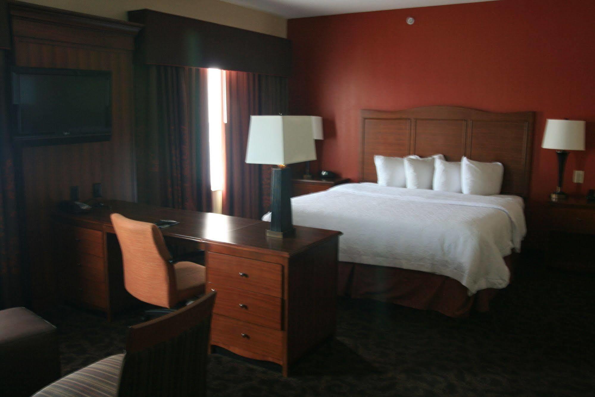 Hampton Inn & Suites Fort Worth/Форест-Хилл Экстерьер фото