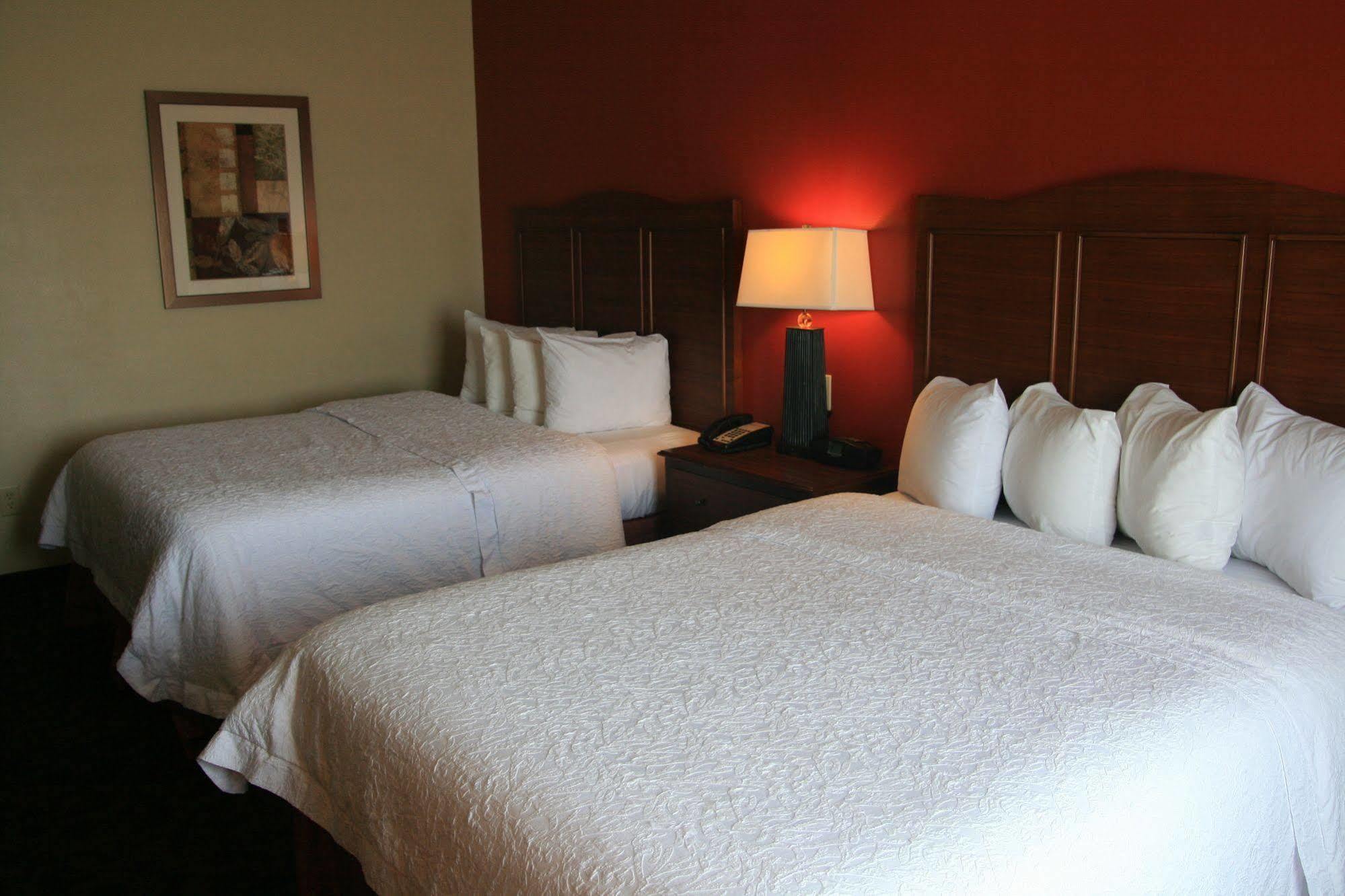 Hampton Inn & Suites Fort Worth/Форест-Хилл Экстерьер фото