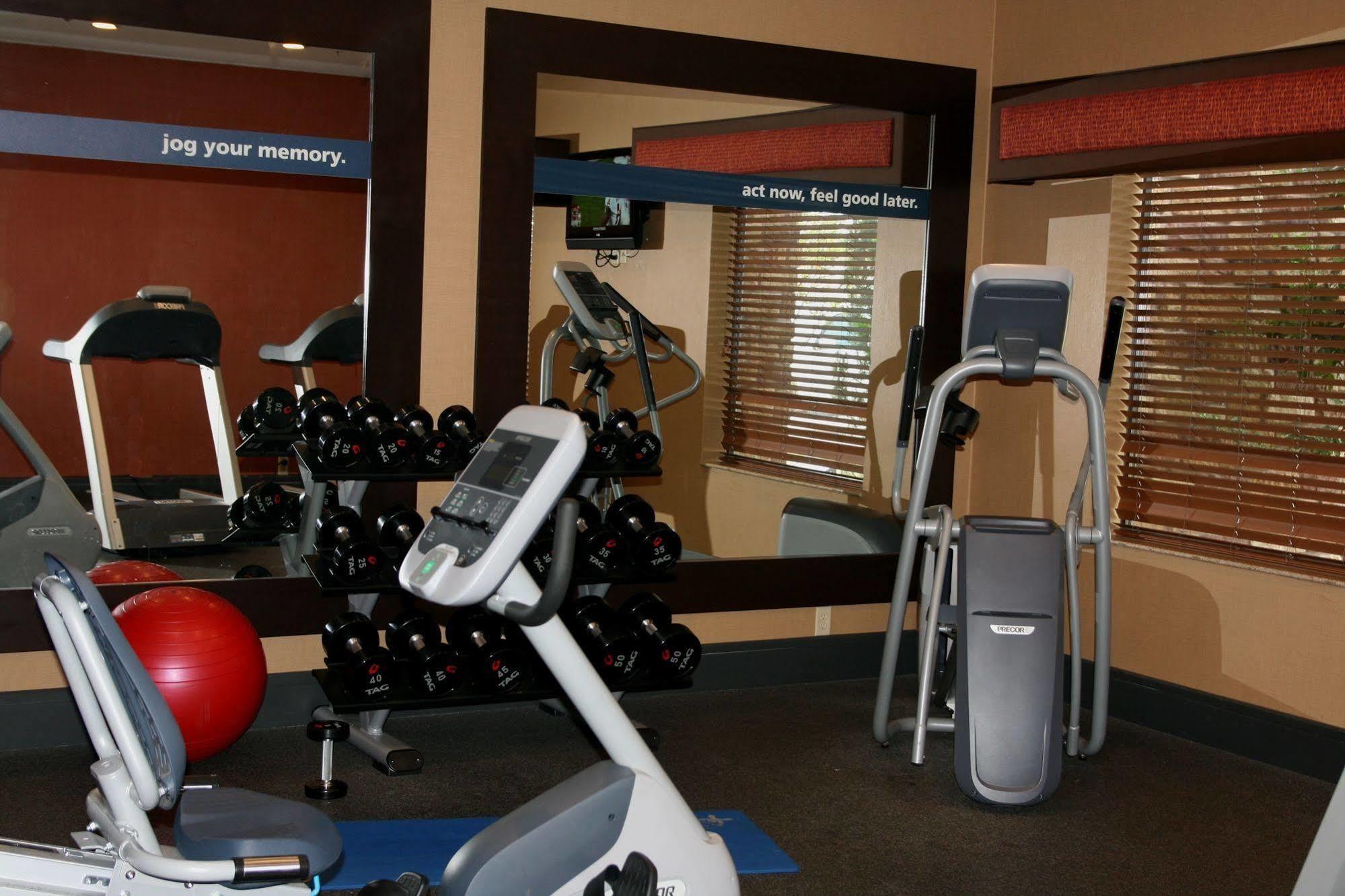 Hampton Inn & Suites Fort Worth/Форест-Хилл Экстерьер фото